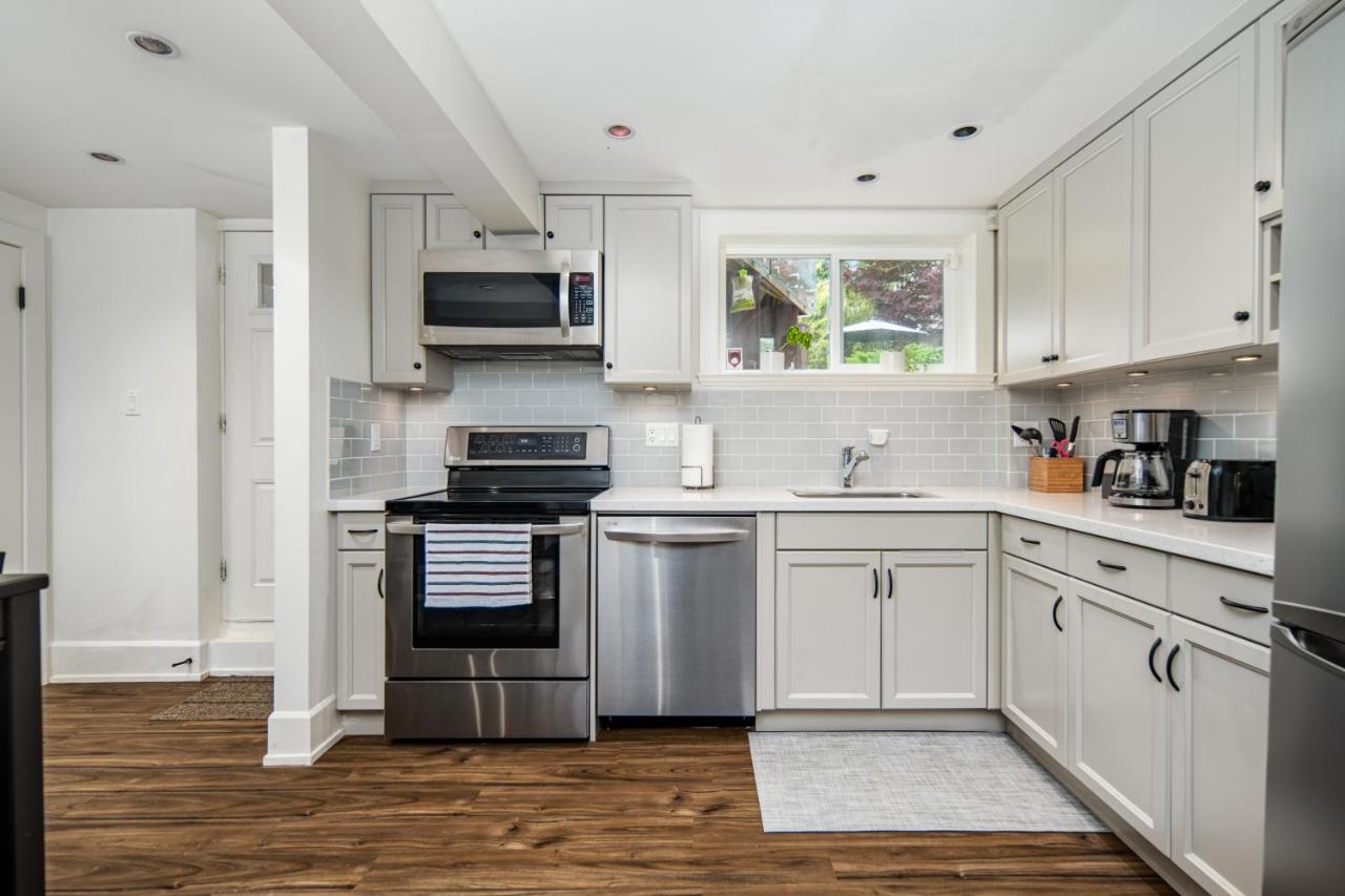 Gorgeous 4 Bedroom Garden Level Suite At Vancouver West & Ubc Ngoại thất bức ảnh