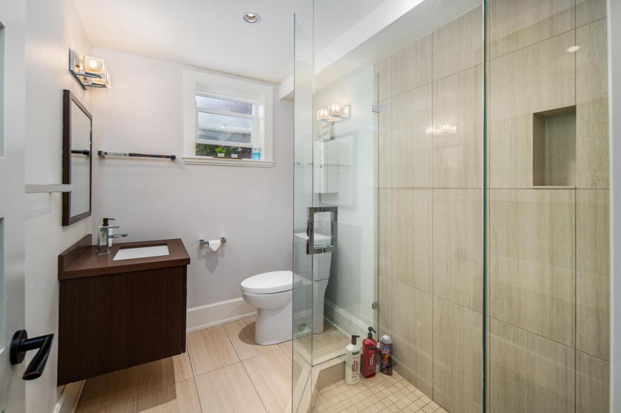 Gorgeous 4 Bedroom Garden Level Suite At Vancouver West & Ubc Ngoại thất bức ảnh